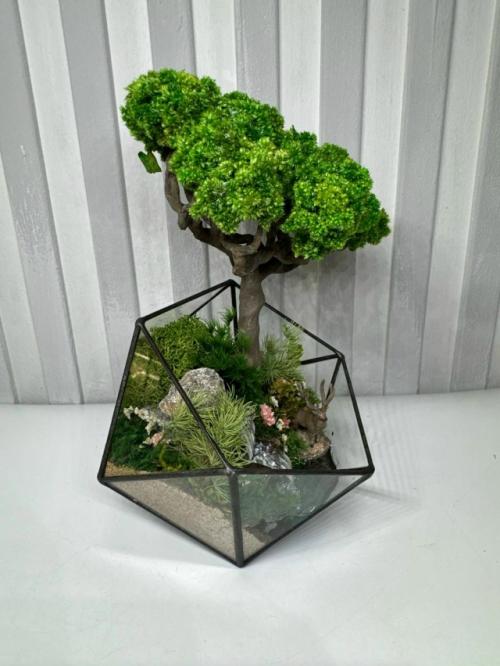 Композиция с имитацией водоема, деревом из стабилизированных растений. 01