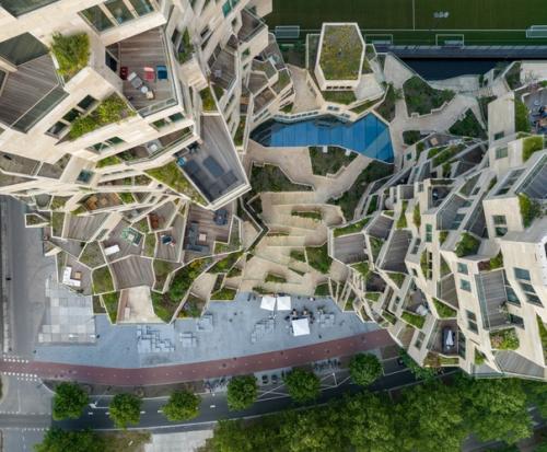 В Амстердаме открылся Скульптурный жилой комплекс Valley Towers. 01