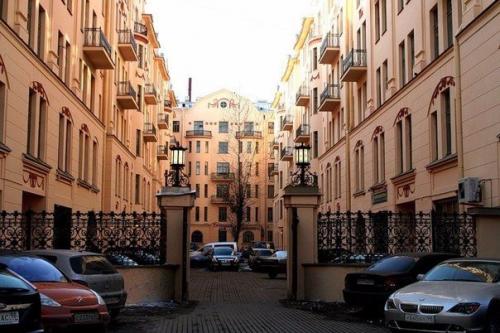 Петербургские дома с именем. 01