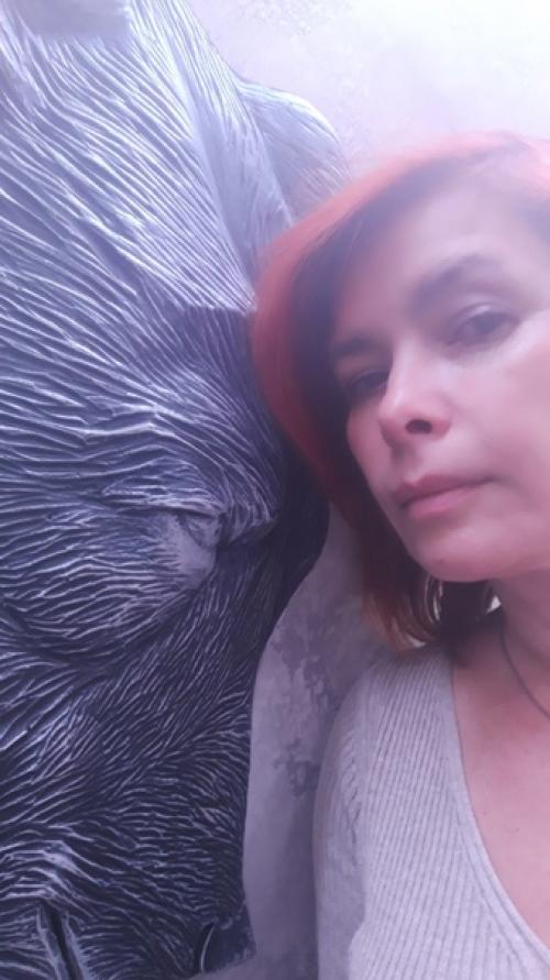 Маша и медведь нереально красивый барельеф в холле квартиры - студии. 03