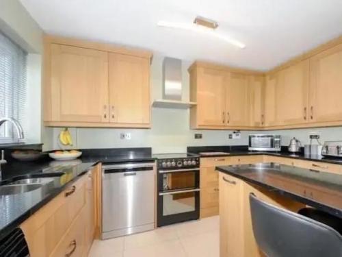 Дом из кино и его реальность: коттедж дурслей. 07