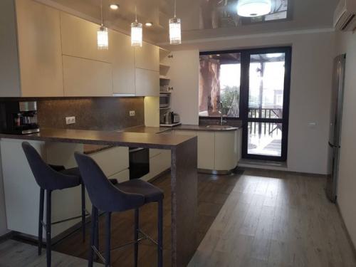 Моя кухня без ручек оцените, пожалуйста. 02