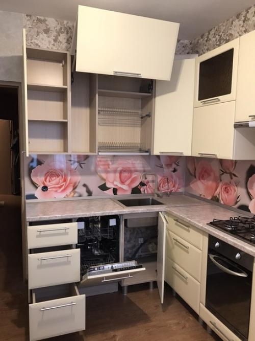 Кухня - особенное место в доме: здесь мы проводим уютные семейные вечера, собираем гостей, готовим и читаем. 03