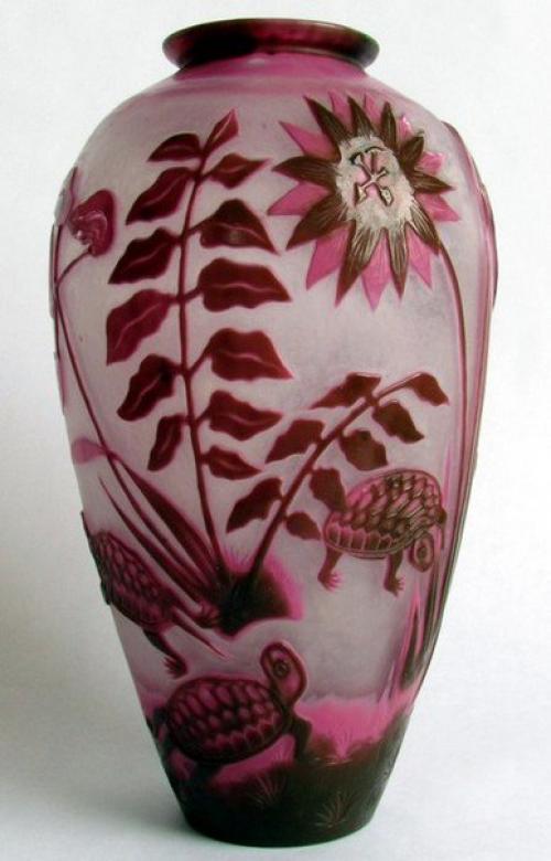 Ар - нуво!   Эмиль галле (1846-1904) впервые представил свои работы широкой публике на парижской всемирной выставке 1878 года. 05