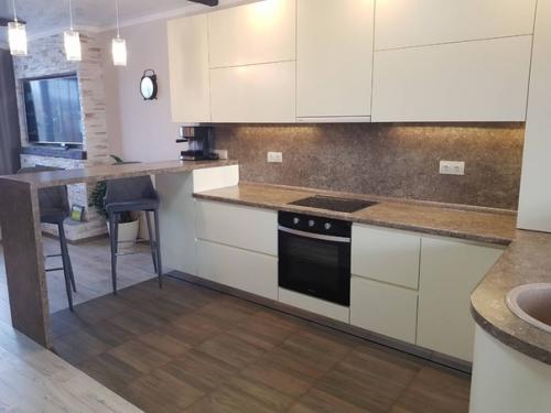 Моя кухня без ручек оцените, пожалуйста. 01