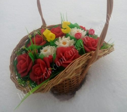 Ароматный букет цветов в коробке, корзинке или кашпо - прекрасный подарок на любое торжество. 02