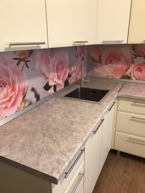 Кухня - особенное место в доме: здесь мы проводим уютные семейные вечера, собираем гостей, готовим и читаем. 02