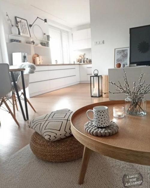 Свет был одним из самых важных факторов, когда хозяева искали этот дом. 03