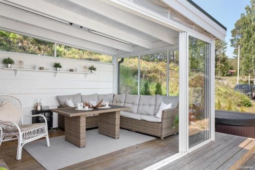 Очаровательный шведский домик, расположенный на берегу живописного озера. 02