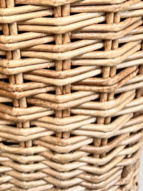 Сплела корзинку из бумажной лозы. 01