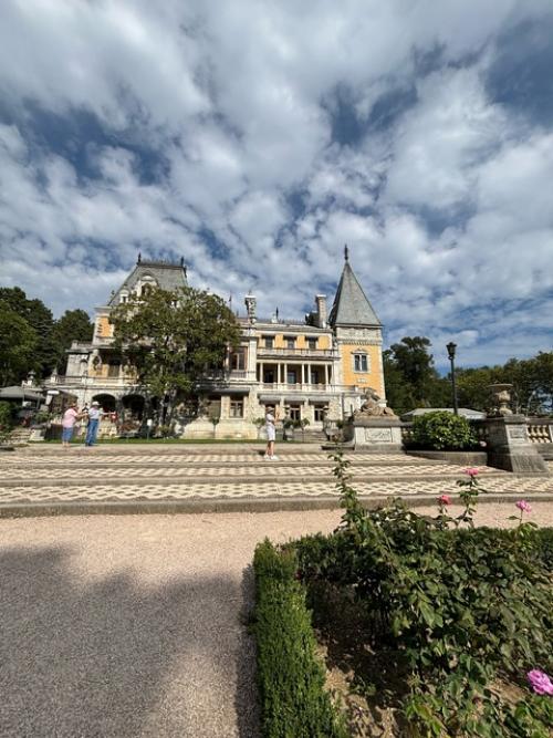 Массандровский дворец: сказка, воплощенная в камне. 01