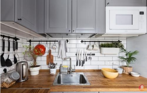 Современный скандинавский стиль в интерьере кухни, объединенной с гостиной. 03