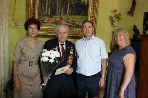 12 августа исполнилось 98 лет жителю города Чебоксары Валерию хаталову. 01