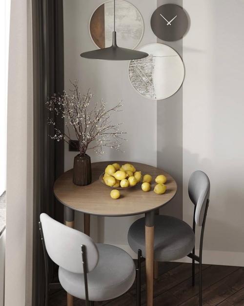 Эта квартира в сером монохроме с изысканностью и утонченностью оформлена. 02