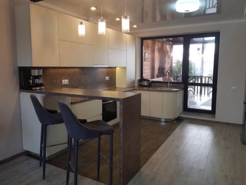 Моя кухня без ручек оцените, пожалуйста. 04