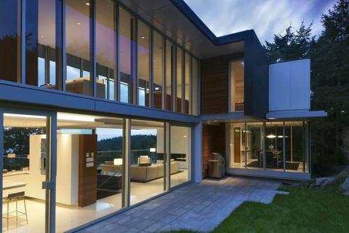 Трехэтажный особняк в Ванкувере от Dgbk Architects. 07