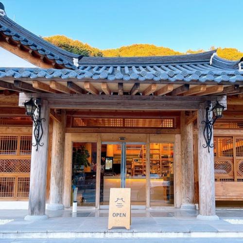 TK_Facts.  Кафе Soyang Hanok Tirol. 04