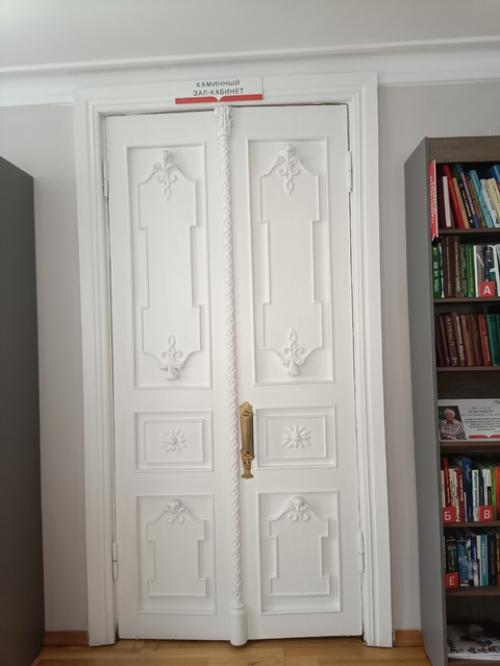 Мирмоимиглазами счастьевмелочах. Когда мы в Енисейске поехали в краеведческий музей, то припарковали авто во дворе напротив. 06