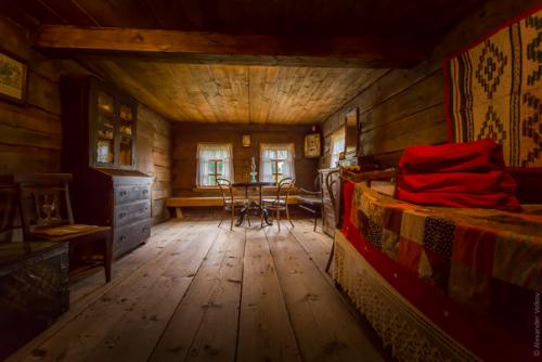 На окраине Вологды, если выезжать из нее в сторону белого озера, в деревне семенково находится совершенно потрясающий музей деревянного зодчества. 03 На окраине Вологды, если выезжать из нее в сторону белого озера, в деревне семенково находится совершенно потрясающий музей деревянного зодчества. 03