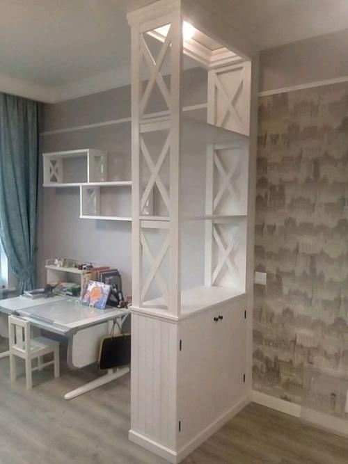 Зонирование с помощью деревянных перегородок - это очень функциональное решение, которое сейчас находится на пике востребованности. 02