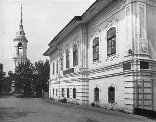 Ночлежный дом, 1777 г. (также известен как дом кусковой) - объект культурного наследия регионального значения. 02