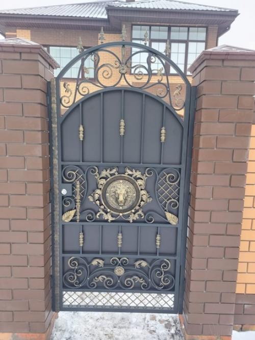 Кованые ворота и калитка со львами. 01