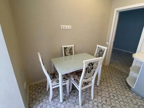 А вот моя модная квартирка в серых тонах. 04