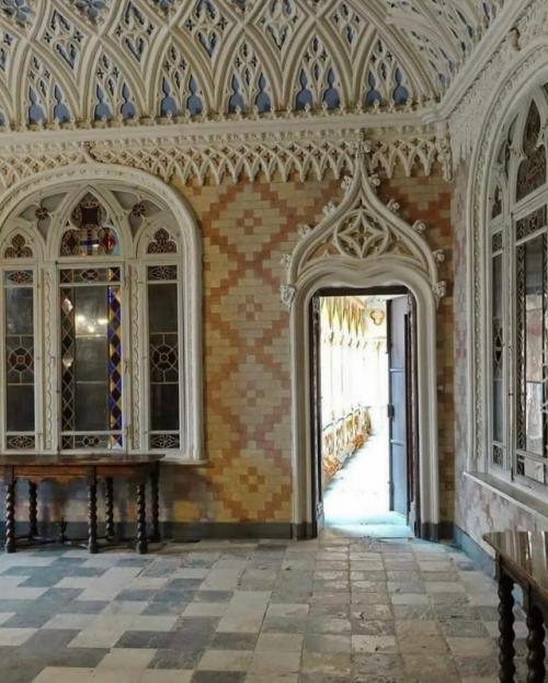 Кастелло - дель - рокколо, Буска, Пьемонт, Италия. 02