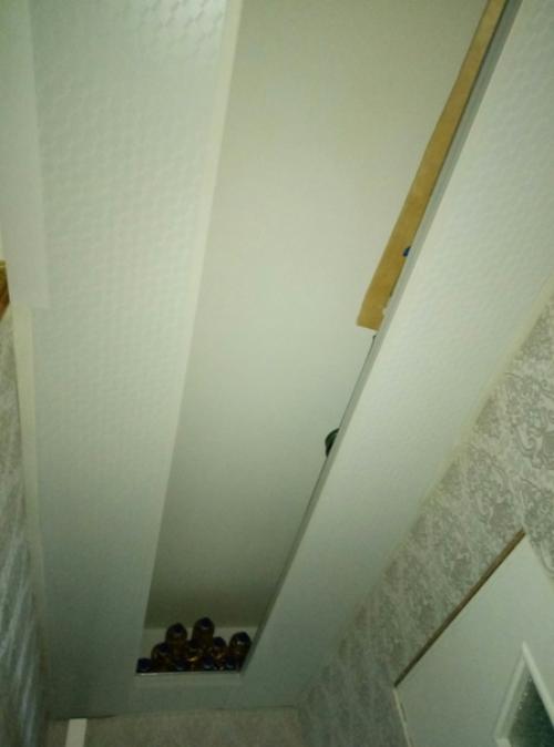 Попросила у мужа сделать полочки в коридоре, он сказал: 09