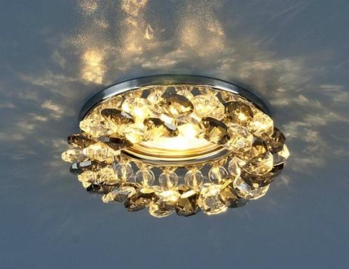 Как выполнить монтаж точечного светильника. 03