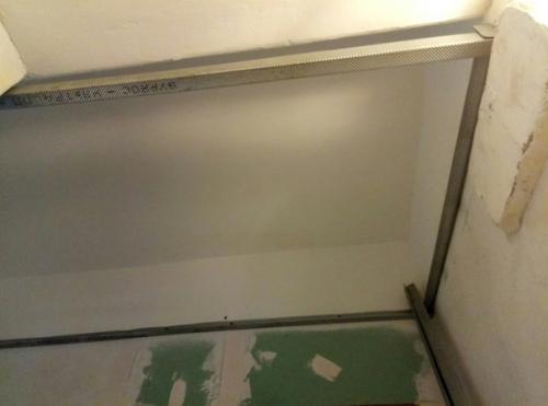 Попросила у мужа сделать полочки в коридоре, он сказал: 01