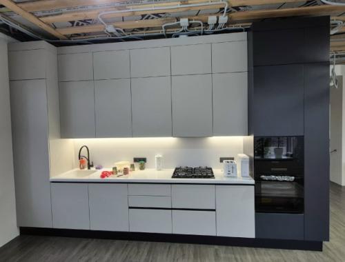 У владельцев домов, в отличие от жильцов квартир, больше возможностей при проектировании кухни. 07