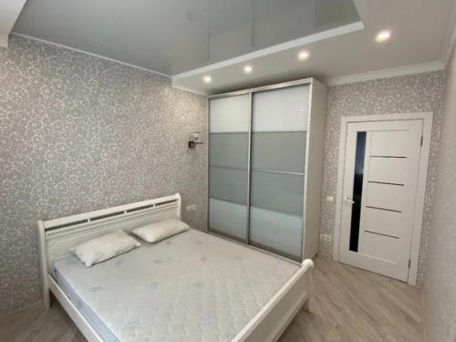 А вот моя модная квартирка в серых тонах. 06