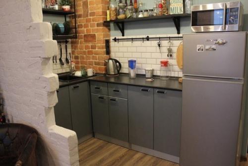 Яркий, стильный, атмосферный интерьер квартиры - студии площадью 25 кв. 01