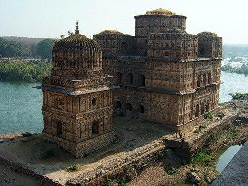 Путешествия учат больше, чем что бы то ни было. 02