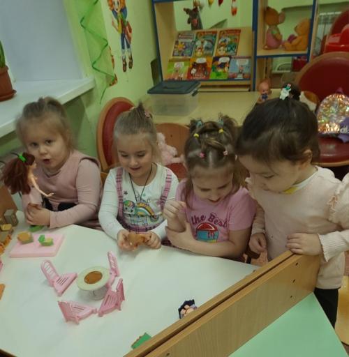 Дети 6 группа растут, и наша тема недели Мой дом. 01