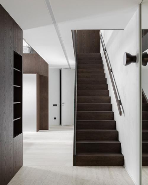 Высокие потолки, большие окна и вид на реку - таковы были исходные данные проекта, над которым работала дизайнер Ната лутович. 03