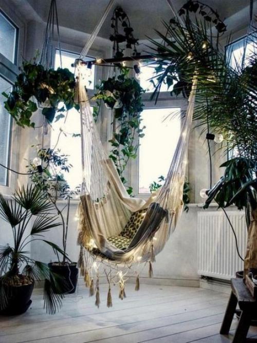 Простой способ преобразить интерьер - поселить в квартире нестандартный предмет. 03