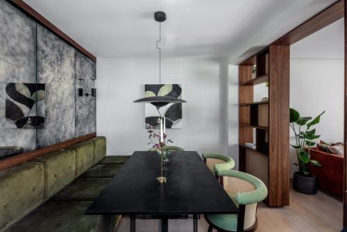 Через дорогу от лондонского гайд - парка располагается ряд малоэтажных зданий с почти одинаковыми фасадами. 03