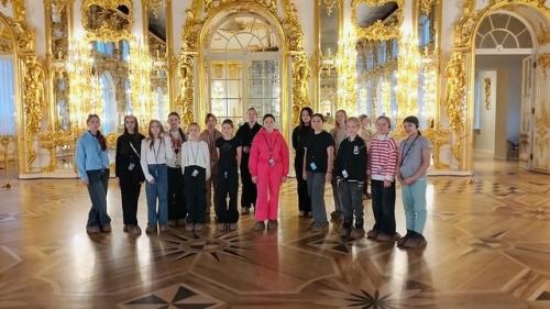 Участники танцевального коллектива Надежда побывав в Санкт-петербурге, посетили некоторые знаменитые места. 06