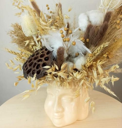 Сухоцветы в интерьере, благодаря своей природной энергетике создают атмосферу тепла и уюта. 03