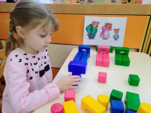 Для любителей минимализма в единой цветовой гамме.  Дизайн: Анна Махота. 09