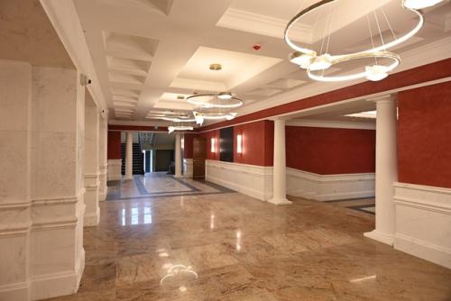 Проверил финальный этап реновации концертного зала Нальмэс. 02