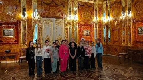 Участники танцевального коллектива Надежда побывав в Санкт-петербурге, посетили некоторые знаменитые места. 08