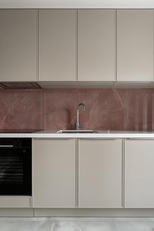 Квартира с розовым мрамором, 53 кв. 01