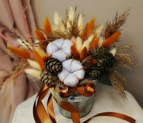 Сухоцветы в интерьере, благодаря своей природной энергетике создают атмосферу тепла и уюта. 04