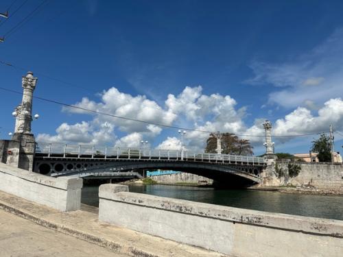 Недалеко от варадеро есть очень интересный город матанзас, кубинская Венеция …. 08