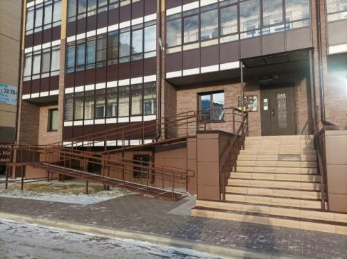 Свежая просторная трёшка, с ровными стенами и удобной планировкой, желает обрести семью и интерьер!