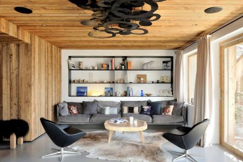 Скромное, но стильное шале с бассейном в Альпах. 01