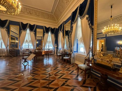 Екатерининский корпус монплезира в Петергофе: от Моего Удовольствия до императорского дворца. 07